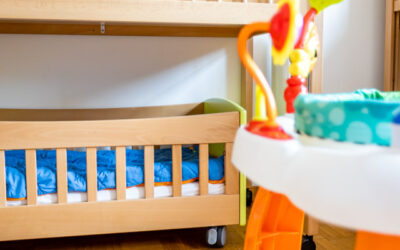 La sieste réparatrice : l’importance des moments de repos dans une journée type en crèche à Bous